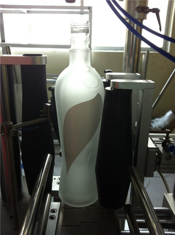 Pîşesaziya Vexwarinê Çerxa Dirûvê Makîna Nîşankirina ickûşeyê Round Tîpa Elektrîk Driewitandî