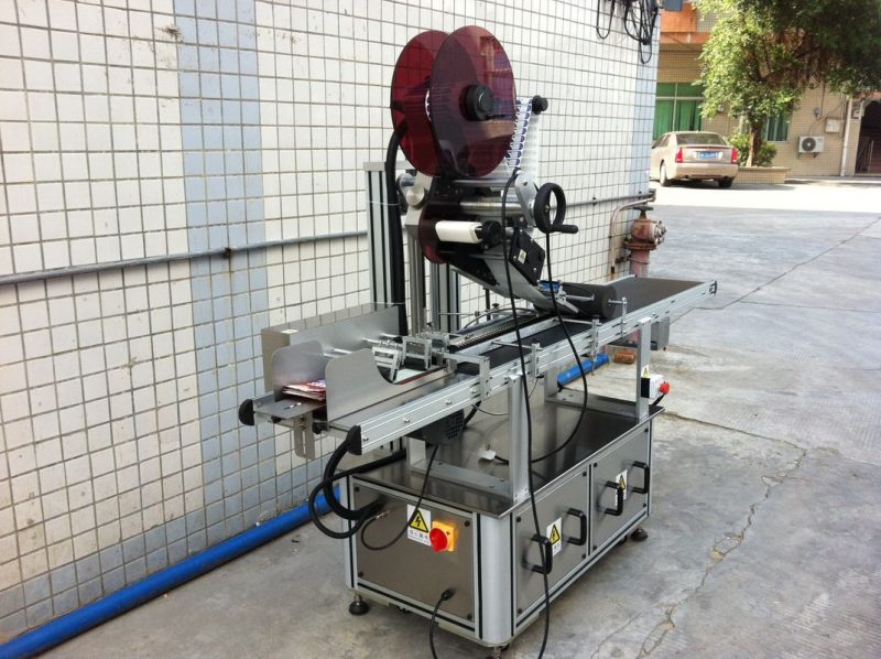 Çînê Makîneya Nişankirina Top a Elektrîkê, Xweseriya Nîşankirina Nîşaneya Sticker a Xweser